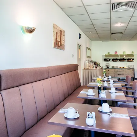 Hotel Achat Zuffenhausen 3*