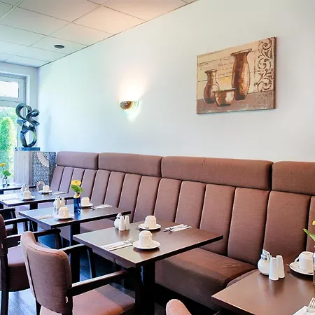 Achat Zuffenhausen فندق شتوتغارت